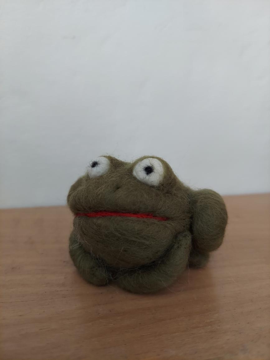 felted frog